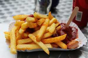 Batatas fritas e ketchup